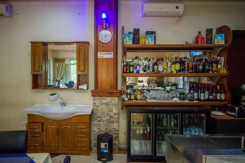 Casa Miltu Hotel カンパラ エクステリア 写真